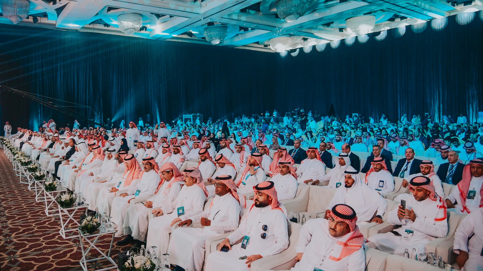 تصوير المؤتمرات في السعودية | دليل شامل لتغطية المؤتمرات وتوثيقها